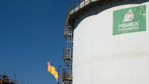 Tanque en una de las estaciones de Pemex en Tula, Hidalgo