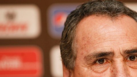 Aunque se asegura que la salida de Real es por mutuo acuerdo, la realidad sería distinta, al no tener una buena relación con varios de los directivos tapatíos.