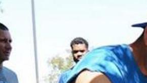 Adrián González supervisó que todo estuviera en orden.