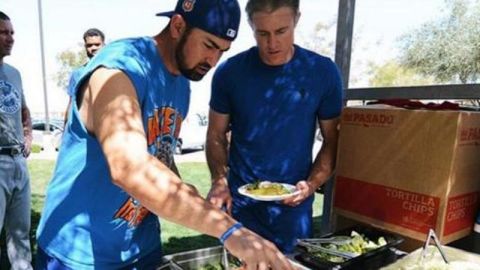 Adrián González supervisó que todo estuviera en orden.