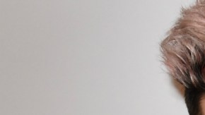 Según ha informado el Huffington Post, el cantante se fumó hasta cuatro porros durante una entrevista.