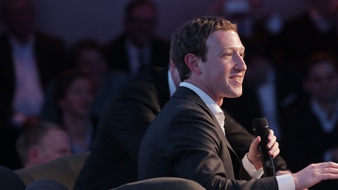 Mark Zuckerberg, fundador de Facebook, apoya legalmente la acción ejecutiva junto a otras personalidades del mundo tecnológico. (KAY NIETFELD/AFP/Getty Images)