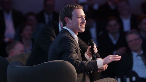 Mark Zuckerberg, fundador de Facebook, apoya legalmente la acción ejecutiva junto a otras personalidades del mundo tecnológico. (KAY NIETFELD/AFP/Getty Images)