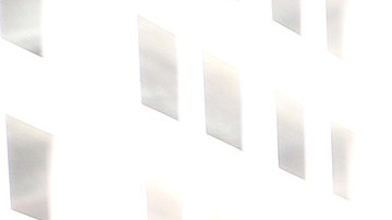 Celebración después que el gobernador de California Jerry Brown firma en ley el incremento del salario mínimo a 15 dólares por hora, durante una ceremonia en el centro de Los Ángeles.