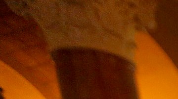 Yamilex Rustrian, de 20 años, una beneficiaria de DACA es uno de los rostros que aparecen en una exhibición que busca atraer atención a aquellos que se benefician con los programas impulsados por el presidente Obama. (Foto: Aurelia Ventura/ La Opinion)