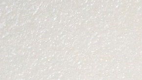 Miembros de la Alianza Straight Gay de Santee junto al baño "neutral". (Foto: Aurelia Ventura/ La Opinion)