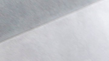 Después de deambular por moteles con su madre, Ángel Macias cayó bajo custodia del gobierno. Pasar por varias casas de crianza no lo desanimaron y ahora el joven de 17 años está a punto de graduarse de la secundaria Jorden y emprender sus estudios universitarios . (Foto: Aurelia Ventura/La Opinion)