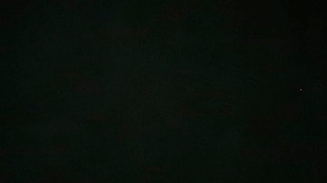 Los actores Mick Garcia, Alex Corper y Gabriel Cruz durante el ensayo de la obra "Historias de Futbol" en el teatro Frida Kahlo.  (Foto Aurelia Ventura/ La Opinion)