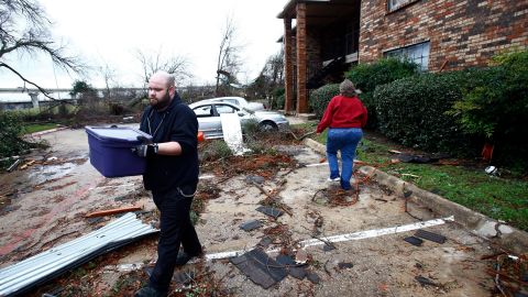 Las tormentas que durante las últimas horas azotaron a los estados de la Costa del Golfo de México se cobraron la vida de una mujer en Texas