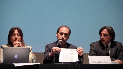 Los integrantes del Grupo Interdisciplinario de Expertos Independientes (GIEI) participan en una rueda de prensa en Ciudad de México.