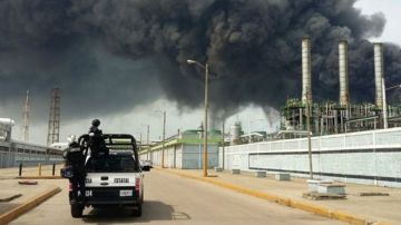 Cientos de trabajadores de la planta de Pemex en Coatzacoalcos fueron evacuados.