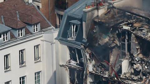 El fuego destruyó tres plantas del edificio.