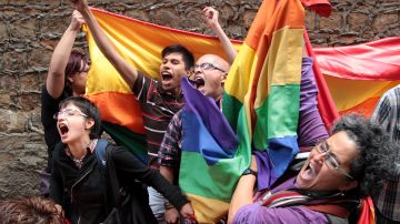 La Corte Constitucional de Colombia rechazó hoy, jueves 7 de abril de 2016, una ponencia contraria al matrimonio de parejas del mismo sexo, lo que abre la puerta a la unión legal de homosexuales