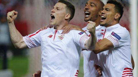 El festejo del Sevilla tras vencer en penaltis al Athletic en Europa League.