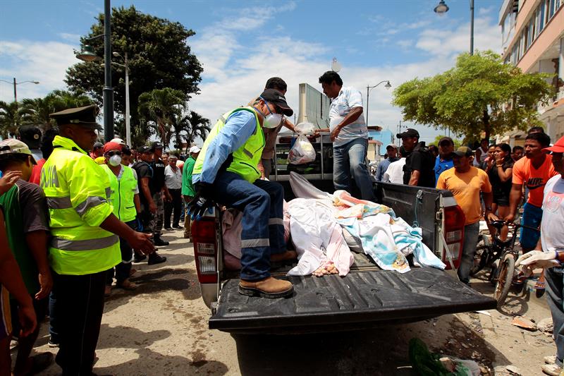 Siguen las labores de rescate.