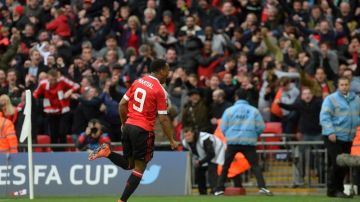 Anthony Martial celebra el gol de la victoria que mete al Manchester United a la final de la FA Cup.