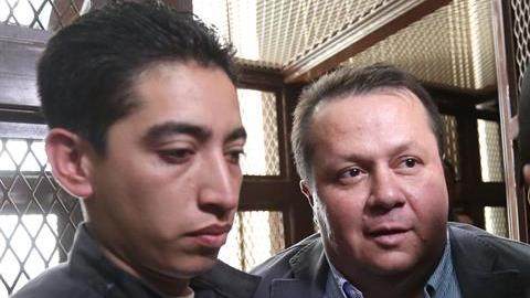 El costarricense Alejandro Jiménez, alias "El Palidejo" (c), y los guatemaltecos Elgin Enrique Vargas Hernández, Wilfred Allan Stokes Arnold, Juan Hernández Sánchez y Audelino García Lima, fueron sentenciados el 7 de abril de 2016, a penas de entre 50 y 53 años de prisión por el asesinato en 2011 del cantautor argentino Facundo Cabral.