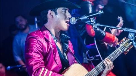 El fallecido cantante mexicano Ariel Camacho en una de sus presentaciones.