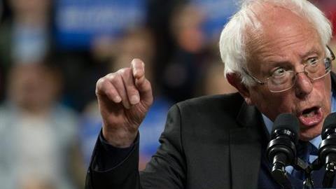 El senador Bernie Sanders estaría dispuesto a quedarse en la competencia para influenciar la plataforma, pero para ello tiene que seguir acumulando delegados.