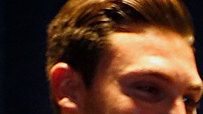 El gobernador Jerry Brown firmó a ley la SB 3, que aumentará gradualmente el salario mínimo en todo el estado.