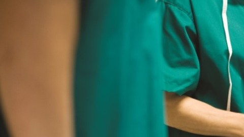 Médicos.
