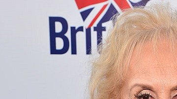 La actriz Doris Roberts murió ayer, confirmó uno de sus hijos.