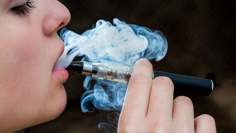El tabaco con sabor atrae a los jóvenes.