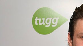 El cantante y su esposa se convirtieron en papás de un niño.