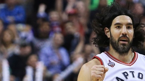El jugador de los Raptors de Toronto de la NBA Luis Scola tendrá el honor en la inauguración de Río 2016.