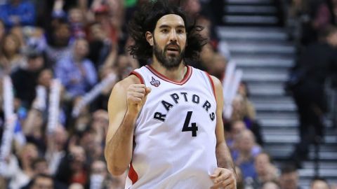 El jugador de los Raptors de Toronto de la NBA Luis Scola tendrá el honor en la inauguración de Río 2016.