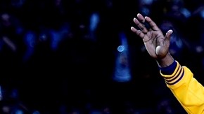 Kobe Bryant y el Staples Center, el centro del mundo la noche de este miércoles.