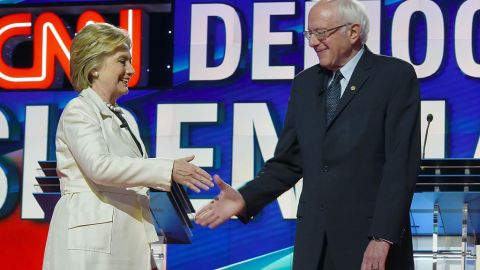 Hillary Clinton y Bernie Sanders en Brooklyn.