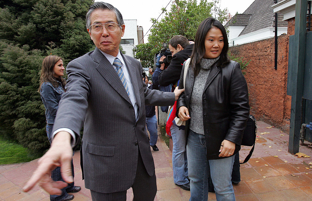  Si gana las elecciones Keiko Fujimori tendrá presiones del partido para que indulte a su padre pero si lo hace los expertos advierten que tendrá un alto costo político.