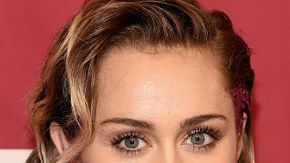 Cyrus y Levine integran el equipo de coaches del programa junto a Blake Shelton y Alicia Keys.