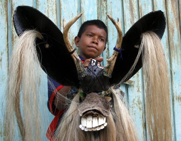 Desde pequeños, los niños aprenden los pasos de la Danza de los Diablos y se les inculca el orgullo en su herencia africana.