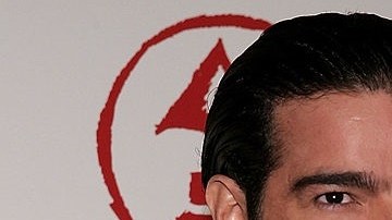 Al parecer el cantante Pablo Montero no quiere separarse definitivamente de la madre de sus dos hijas.