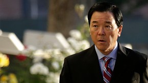 Paul Tanaka a la entrada de la corte federal en Los Ángeles. /GETTY IMAGES