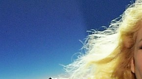 Su escote no fue lo más comentado de la noche.