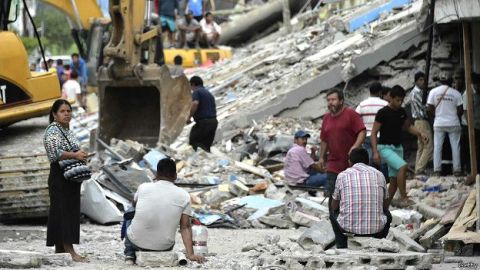 En en pueblo no hay cuadra que no haya sido destruida.