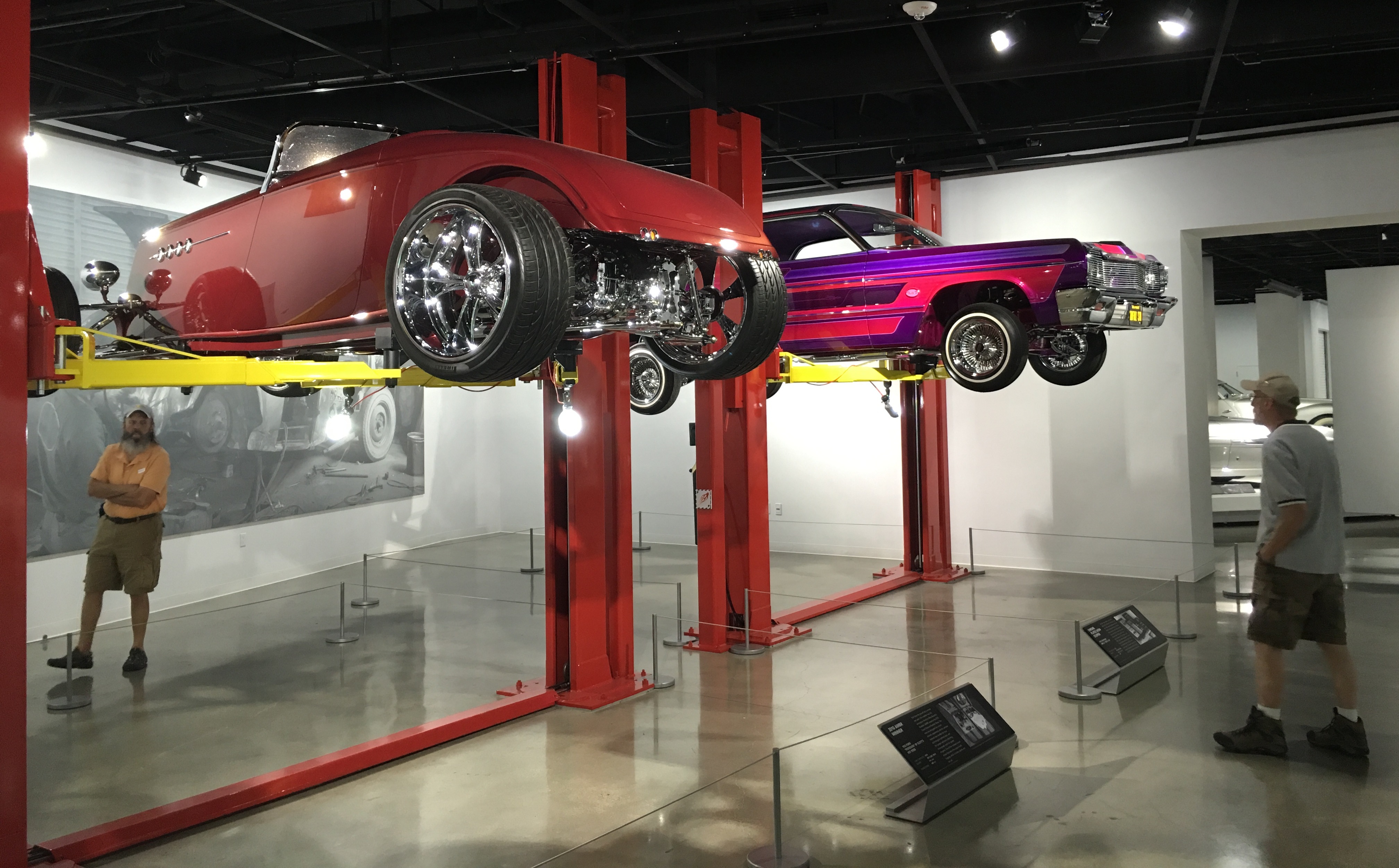 Descubre el Petersen Automotive Museum, donde