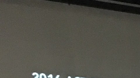 El Petersen Automotive Museum repasa la historia de varios vehículos de cine. En la imagen, dos usados en la saga de James Bond (a la izq., el Aston Martin de 'Spectre').