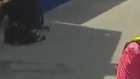 Michel Rojkind, arquitecto y exmúsico mexicano, entrando a la meta de la Maratón de Boston.