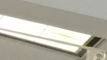 Eric Pallas, presidente y director de Spring Bank en El Bronx con dos clientes,  Adalgisa Rodríguez y Francisco Olivo, dos clientes de la entidad de El Bronx./A.B.N.