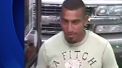 El dueño de un negocio cercano lo reconoció como uno de sus clientes. /LAPD