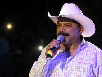 Un infarto al corazón acabó con la vida de Emilio Navaira.