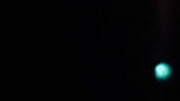 En su primer número, "All I Care About", Camil fue aplaudido e incluso se escucharon gritos de fans.