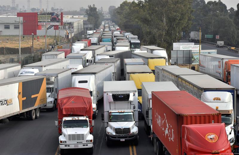 Se restringe la circulación de autos en el Valle de México.