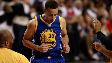 Curry asegura no prestar oídos a las críticas mal intencionadas para poder mantenerse en su línea.