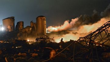 Escombros tras la explosión ocurrida en una planta de fertilizantes en la localidad de West, cerca de Waco, Texas en la noche del 17 de abril de 2013.