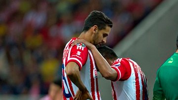 El árbitro Fernando Guerrero manchó de negro los dos Clásicos anteriores.